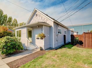 518-518B 4th St, Anacortes, WA 98221