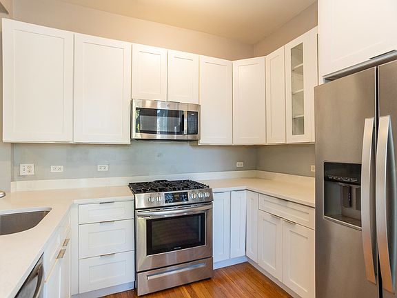 3rd image of 6132 S Ingleside Ave #1S