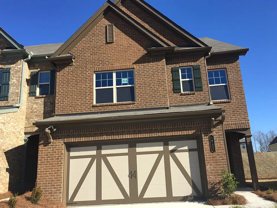 1735 Hampton Oaks Dr