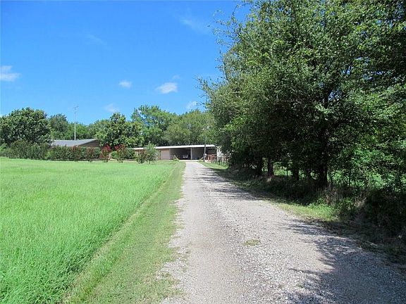 4th image of 329 County Road 4505