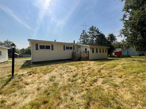 10119 Godfrey Rd, Bancroft, MI 48414
