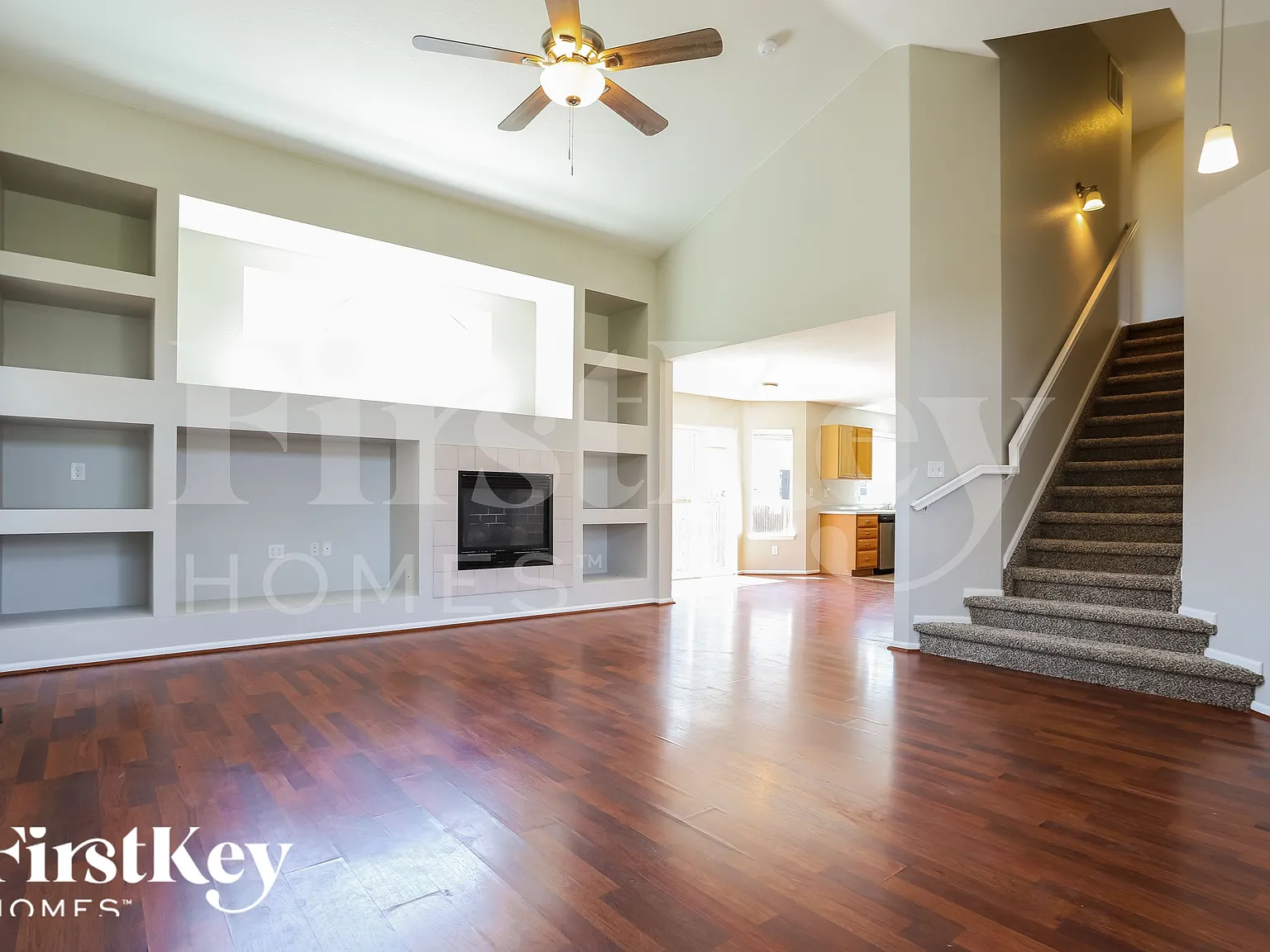 3 bed, 2.5 bath, 1689 sqft, $3,365 — Photo 3