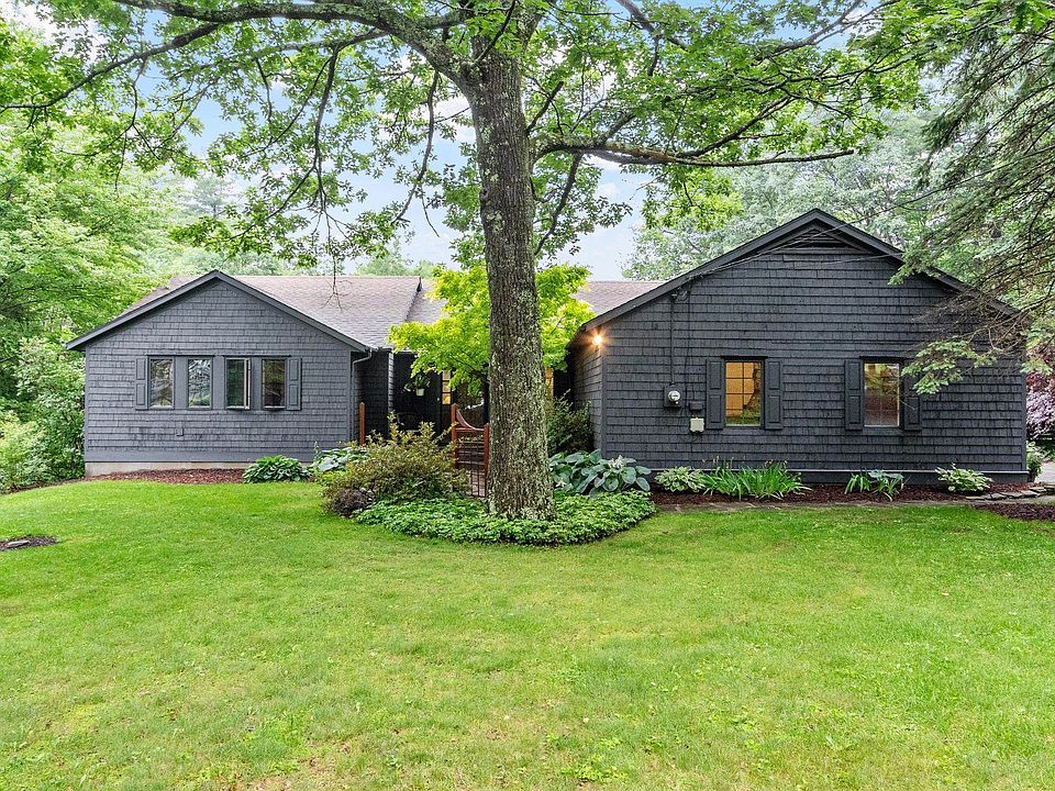 1st image of 29 Carpenter Hill Road