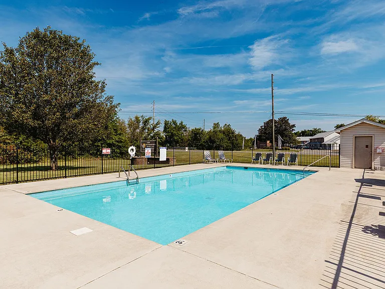 1310 N Rutherford Blvd — Photo 31