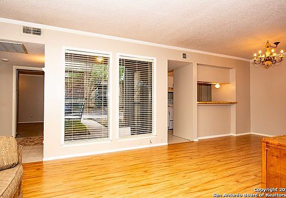 5th image of 3843 Barrington St