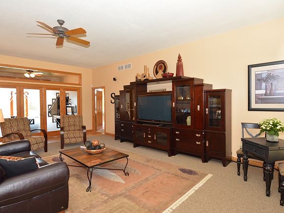 2nd image of 5510 S Berkshire Ct