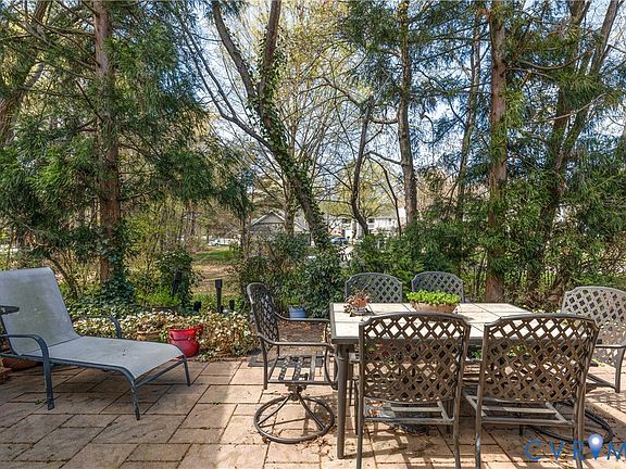 3rd image of 2205 Magnolia Grove Way