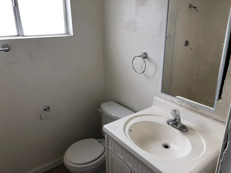 232 Albert Ave — Photo 8