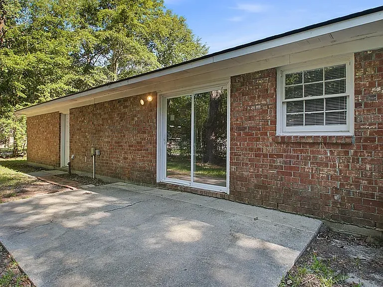 Elliott Dr — Photo 9