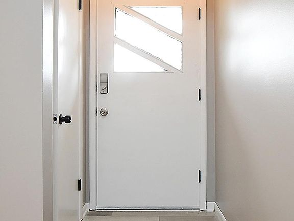 4th image of 6939 Binney St