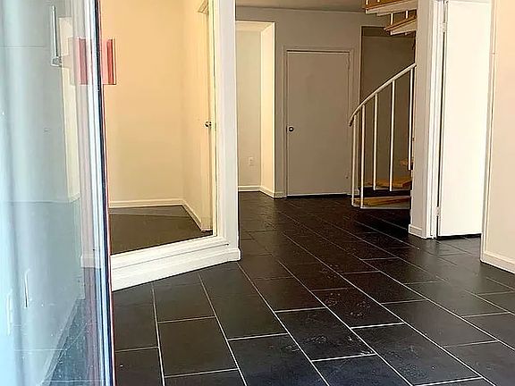 4th image of 190 E 7th St APT 117