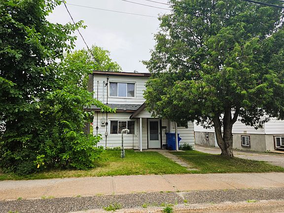 2nd image of 220 Chippewa St W
