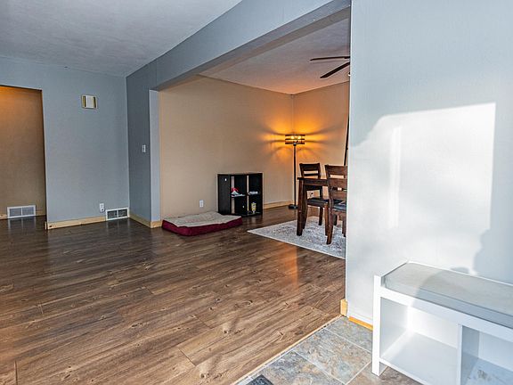 2nd image of 619 2nd St NE