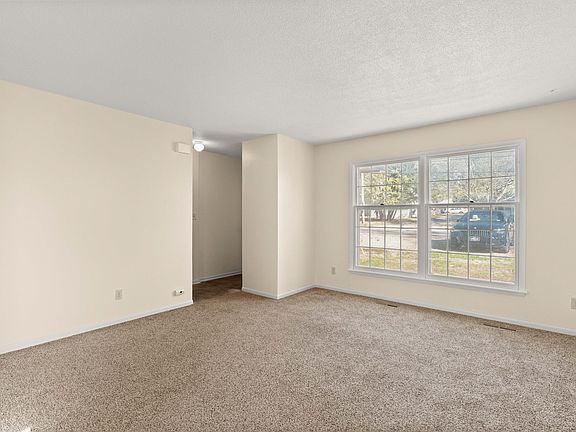 3rd image of 1022 McKinley Ave
