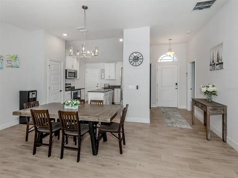 1190 Euclid Rd — Photo 23