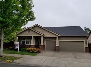 1038 Heathrow Dr, Eugene, OR 97402