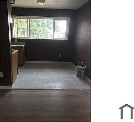 4th image of 521 W 18th St #521