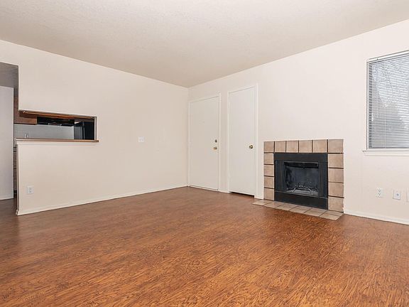 4th image of 1502 E Lindsey St #240