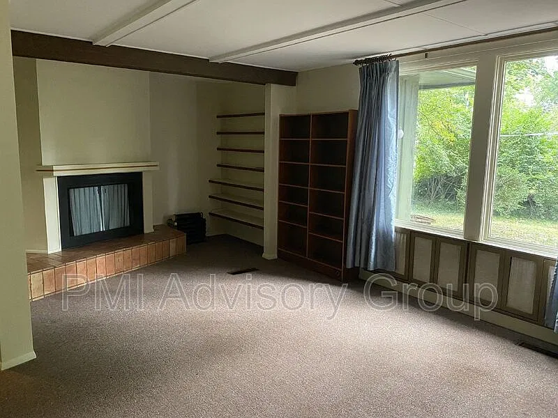 3 bed, 1.0 bath, 1160 sqft, $1,185 — Photo 3