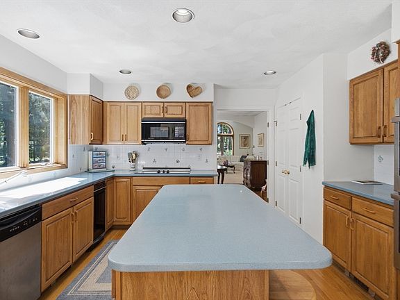5th image of 176 Pegan Ln