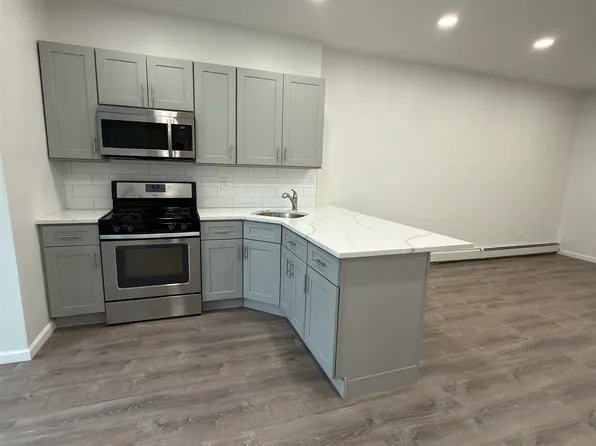 737 Montgomery St APT 3, Jersey City, NJ 07306