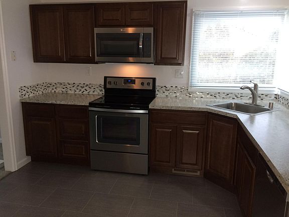 3rd image of 5708 N Milton St
