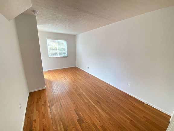 4th image of 107-121 E 14th Ave #121-B