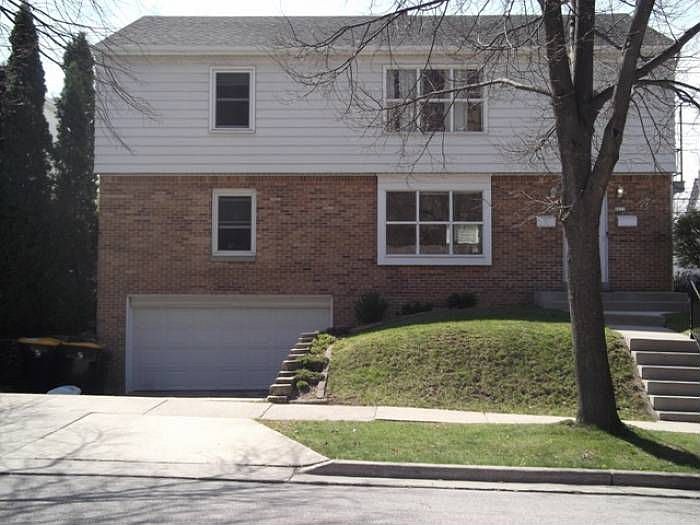 6213-15 W Wells