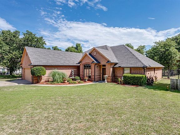 3rd image of 17441 Kenneth Ln