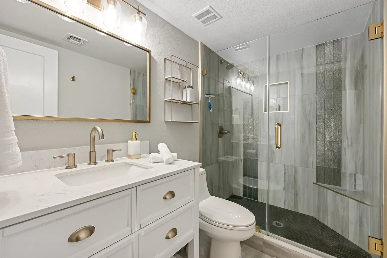 2 bed, 1135 sqft, $3,400 — Photo 2