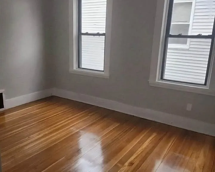 83 Pearl St #2 — Photo 3
