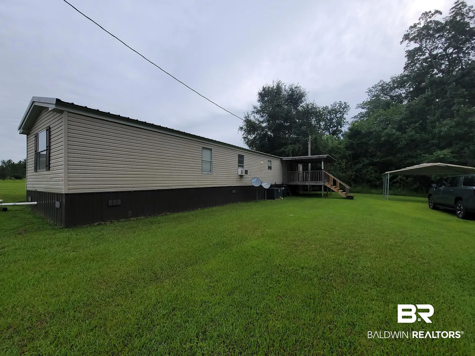 3 bed, 3.0 bath, 1120 sqft, $1,200 — Photo 2