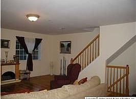 5th image of 35 Cornell Pl