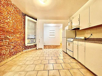 Rented by Century 21 Premier 
