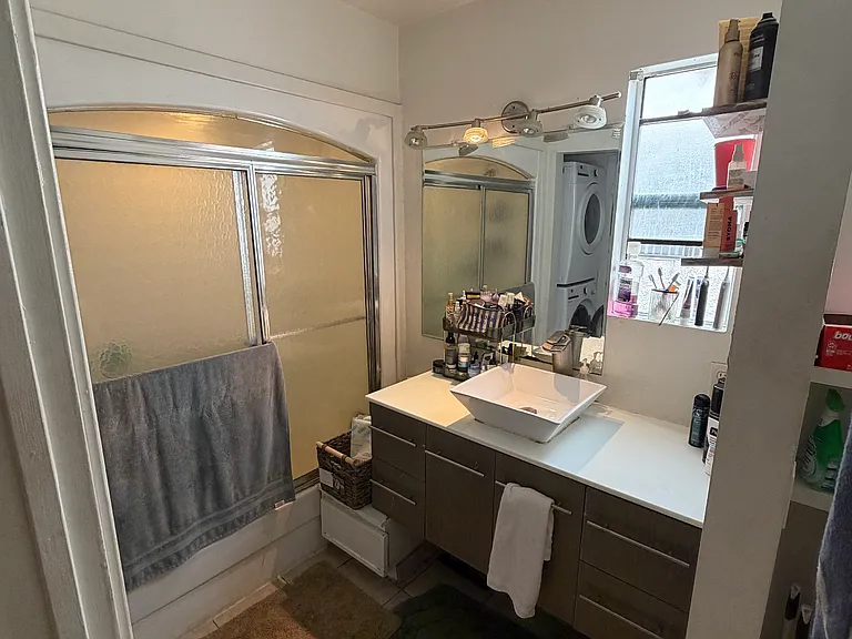 136 S Clark Dr #8 — Photo 5