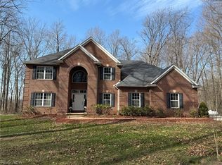 8340 Claus Rd, Amherst, OH 44001