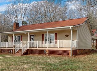 104 N 13th Ave, Mayodan, NC 27027