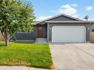 216 Deangela Dr, Grandview, WA 98930
