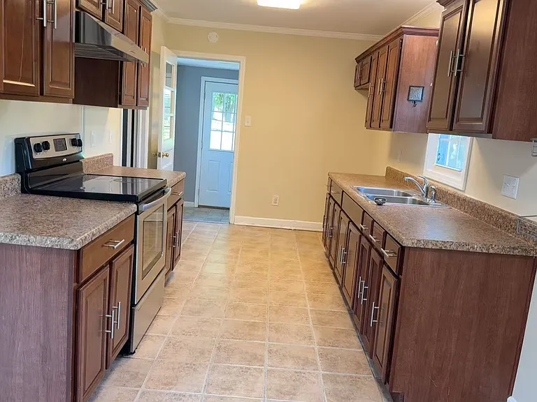 734 Fairfield St — Photo 15