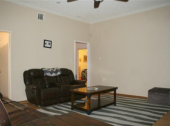 4th image of 1561 Buckingham Ln