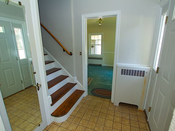 5th image of 222 Fairview Dr