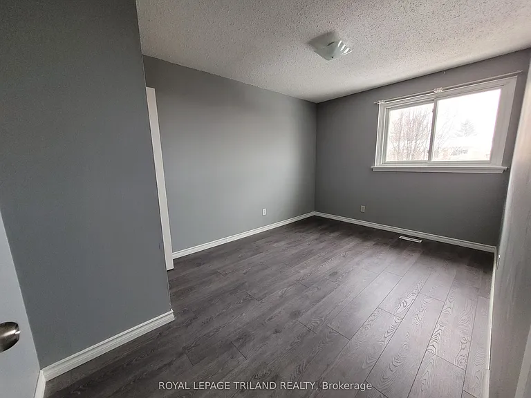 358 Homestead Ct #7 — Photo 2