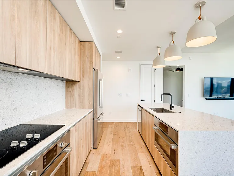 84 East Ave #2801 — Photo 4