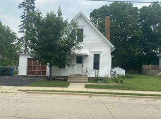 30 N Grove St, Carpentersville, IL