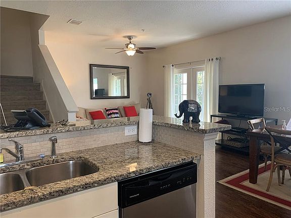 4th image of 5364 Diplomat Ct #105
