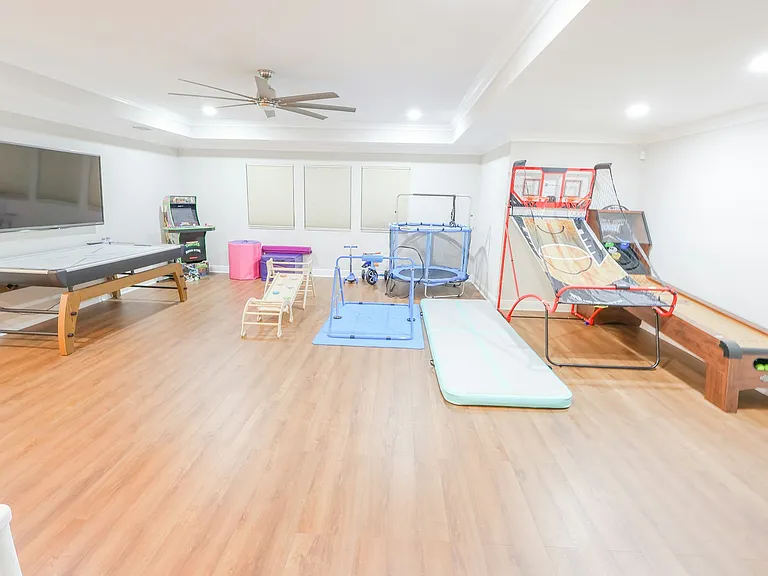 9841 Cabernet Ave — Photo 38