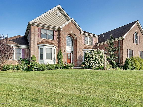 3rd image of 1576 Julia Ct