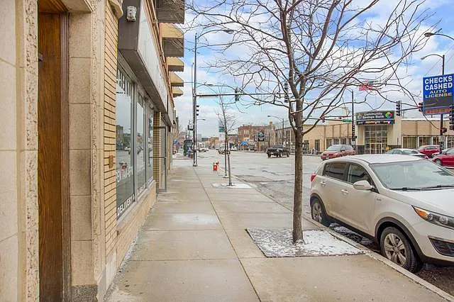 3207 N Cicero Ave #305 — Photo 11