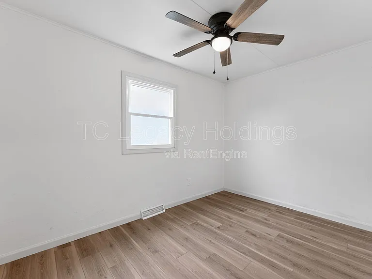1533 Hoffman Ave — Photo 20