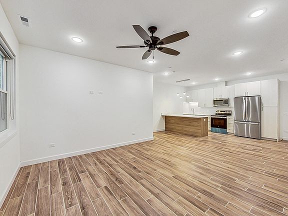 2nd image of 6122 S University Ave #103